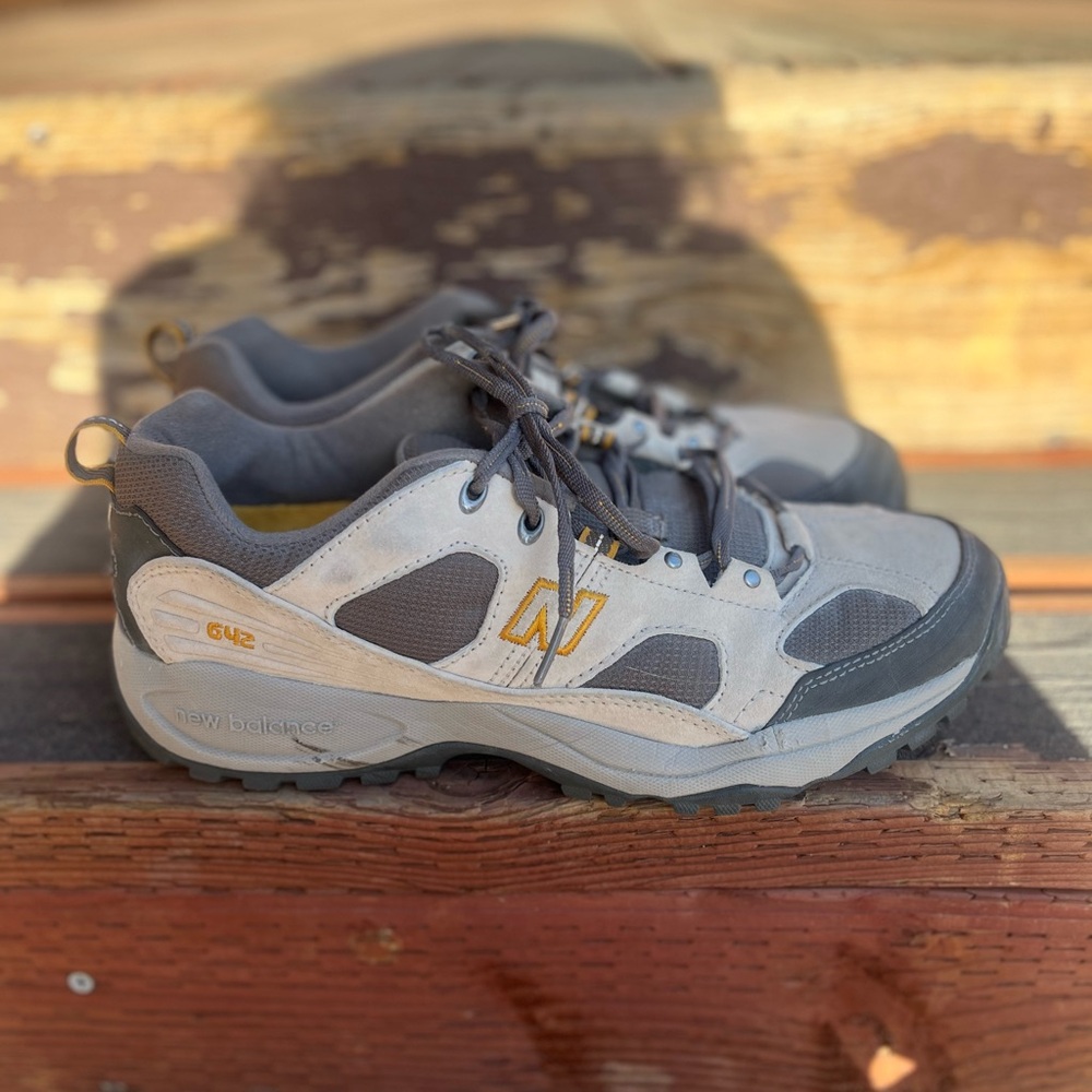 New Balance 642  Mens Country Walker Trail Shoes size 11